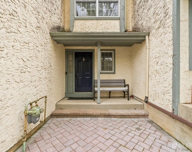 3 Dorchester Drive - Photo Thumbnail 54
