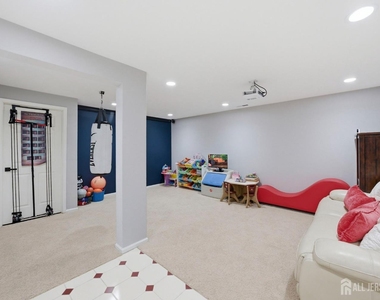 3 Dorchester Drive - Photo Thumbnail 28