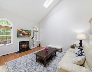 3 Dorchester Drive - Photo Thumbnail 19