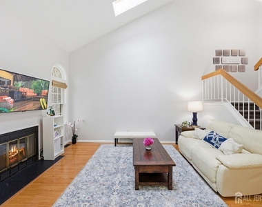 3 Dorchester Drive - Photo Thumbnail 20