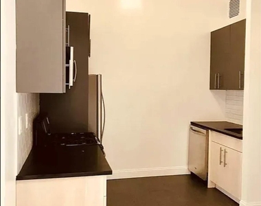 189 Sterling Place - Photo Thumbnail 4