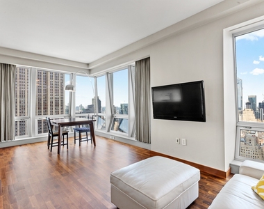 400 5th Avenue - Photo Thumbnail 1
