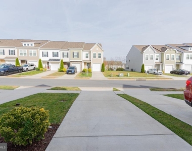 132 O'flannery Court - Photo Thumbnail 5