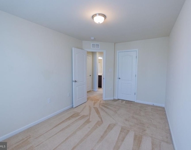 132 O'flannery Court - Photo Thumbnail 35