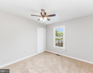11802 Oakdale Court - Photo Thumbnail 8