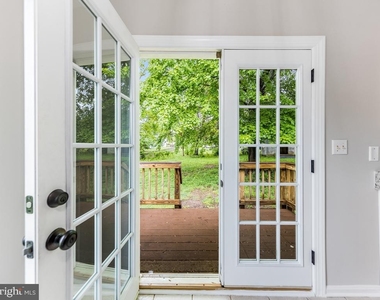 11802 Oakdale Court - Photo Thumbnail 15