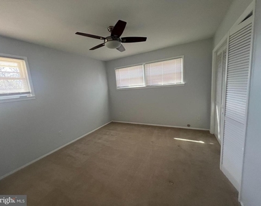 13209 Thornton Drive - Photo Thumbnail 12