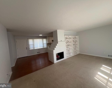 13209 Thornton Drive - Photo Thumbnail 6
