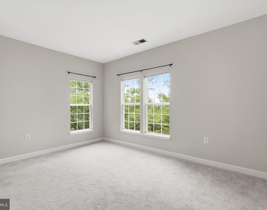 22607 Blue Elder Terrace - Photo Thumbnail 13