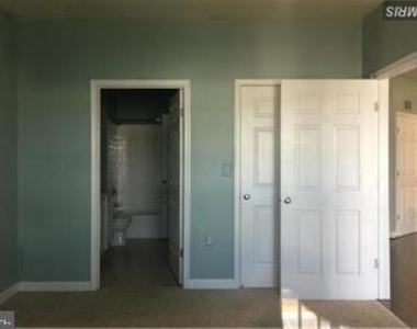 22607 Blue Elder Terrace - Photo Thumbnail 4