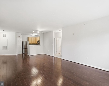 22607 Blue Elder Terrace - Photo Thumbnail 2