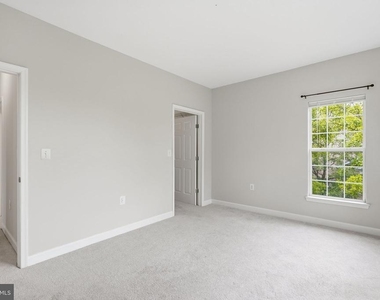 22607 Blue Elder Terrace - Photo Thumbnail 14
