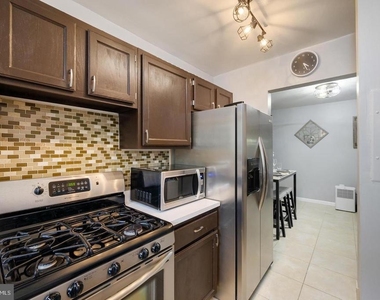 5605 Franconia Road - Photo Thumbnail 7