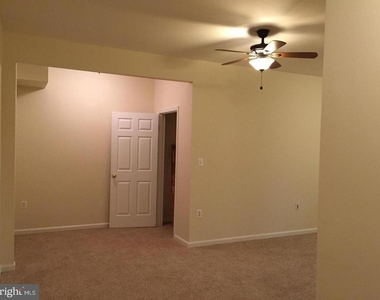 11402 Gate Hill Place - Photo Thumbnail 14