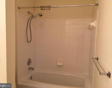 11402 Gate Hill Place - Photo Thumbnail 8