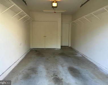11402 Gate Hill Place - Photo Thumbnail 16