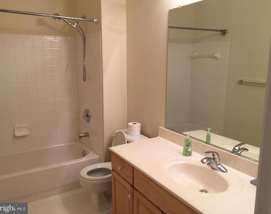 11402 Gate Hill Place - Photo Thumbnail 9