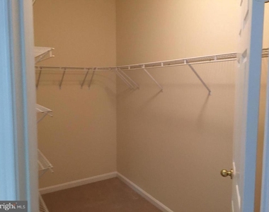 11402 Gate Hill Place - Photo Thumbnail 6