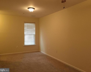 11402 Gate Hill Place - Photo Thumbnail 12