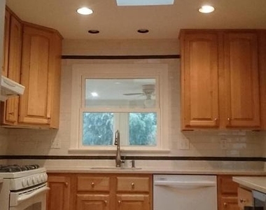 1415 Mayflower Drive - Photo Thumbnail 4