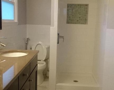 1415 Mayflower Drive - Photo Thumbnail 17