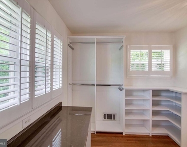 1415 Mayflower Drive - Photo Thumbnail 14