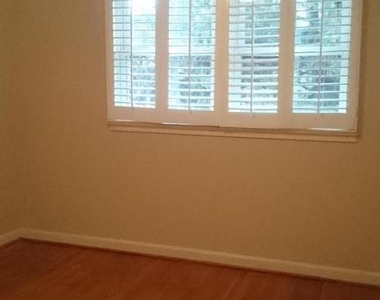 1415 Mayflower Drive - Photo Thumbnail 20