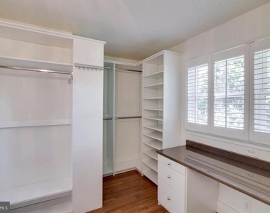 1415 Mayflower Drive - Photo Thumbnail 13