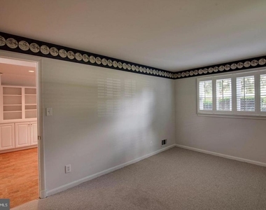 1415 Mayflower Drive - Photo Thumbnail 24