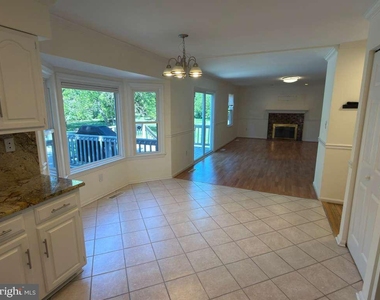 8201 Bell Lane - Photo Thumbnail 4
