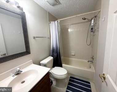10004 Manor Place - Photo Thumbnail 33