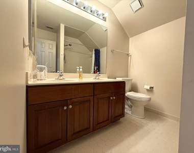 10004 Manor Place - Photo Thumbnail 27