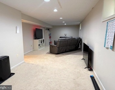 10004 Manor Place - Photo Thumbnail 30