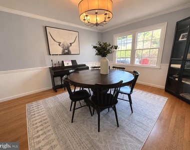 7327 Yates Court - Photo Thumbnail 3