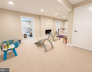 7327 Yates Court - Photo Thumbnail 20
