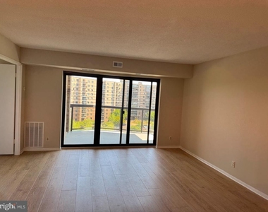 8360 Greensboro Drive - Photo Thumbnail 12