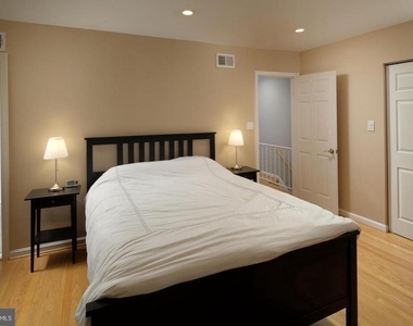 1528 Westmoreland Street - Photo Thumbnail 9