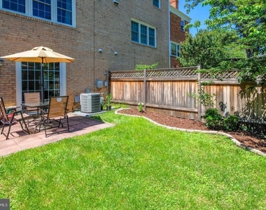 1528 Westmoreland Street - Photo Thumbnail 18