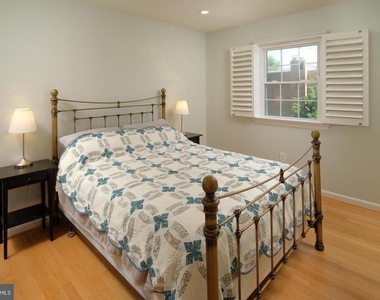 1528 Westmoreland Street - Photo Thumbnail 11