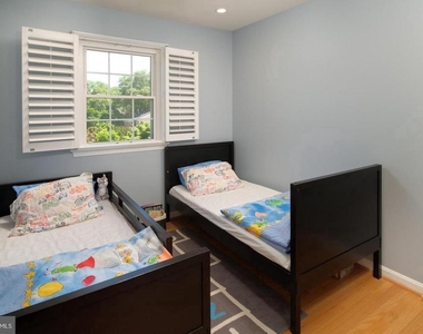1528 Westmoreland Street - Photo Thumbnail 12