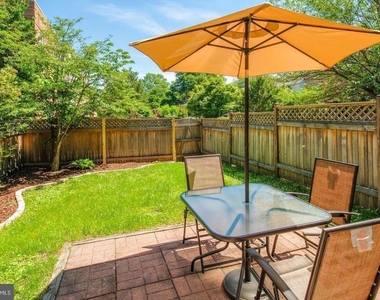 1528 Westmoreland Street - Photo Thumbnail 17