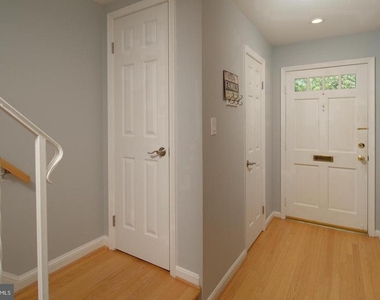 1528 Westmoreland Street - Photo Thumbnail 2