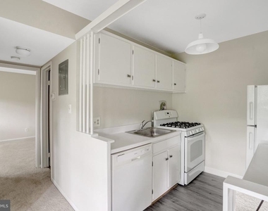 7717 Donnybrook Court - Photo Thumbnail 12