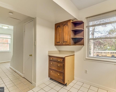 7732 Matisse Way - Photo Thumbnail 8