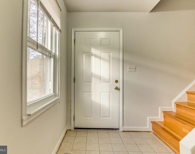 7732 Matisse Way - Photo Thumbnail 3
