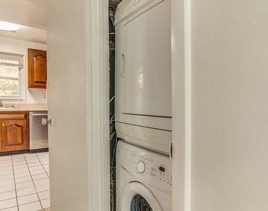 7732 Matisse Way - Photo Thumbnail 14