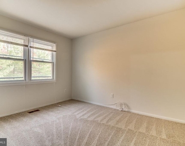 7732 Matisse Way - Photo Thumbnail 17