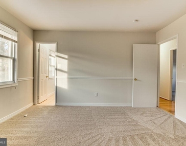 7732 Matisse Way - Photo Thumbnail 22