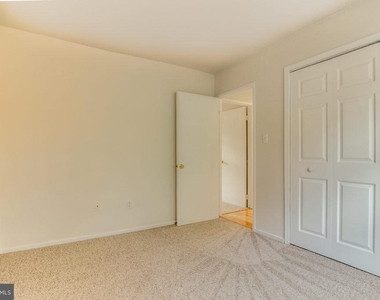 7732 Matisse Way - Photo Thumbnail 18
