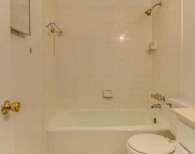 7732 Matisse Way - Photo Thumbnail 20